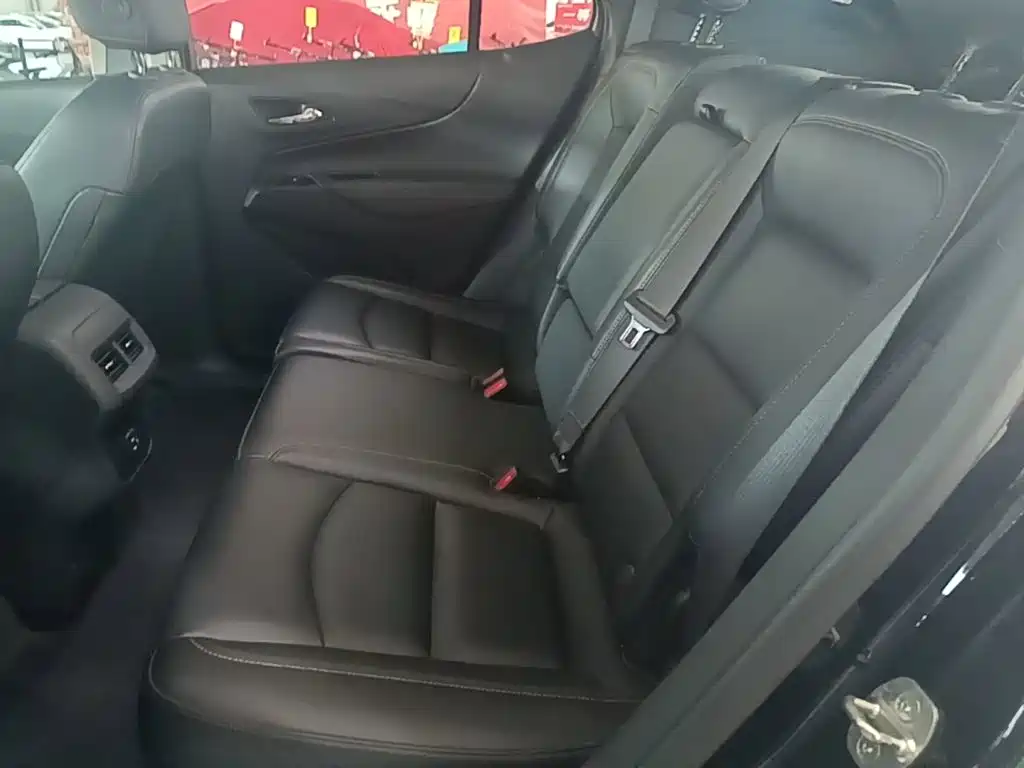 Chevrolet Equinox — миниатюра 17