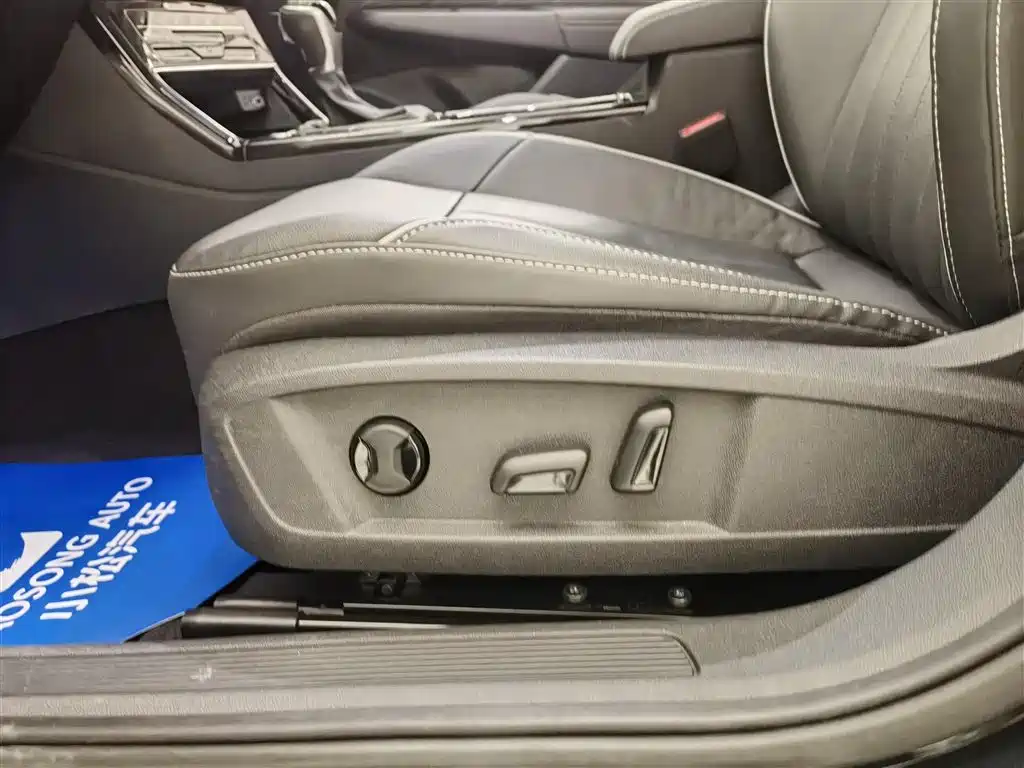 VOLKSWAGEN PASSAT NEW ENERGY