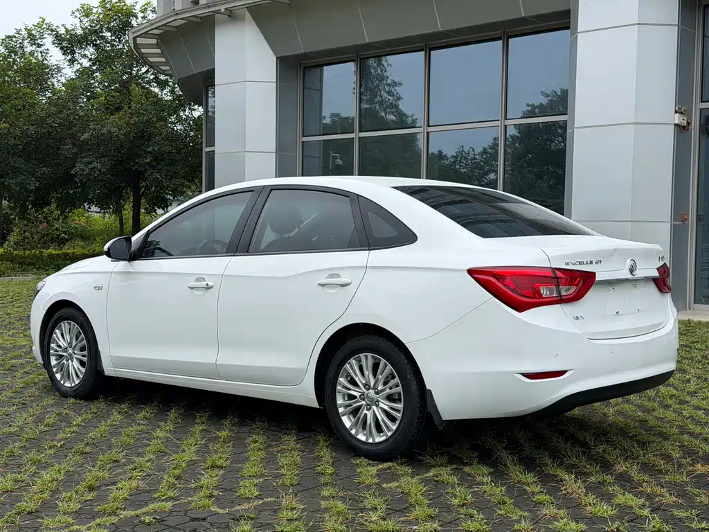 Buick Excelle — миниатюра 6