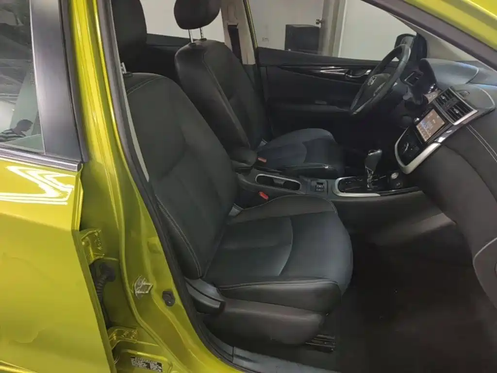 Nissan Tiida — миниатюра 25