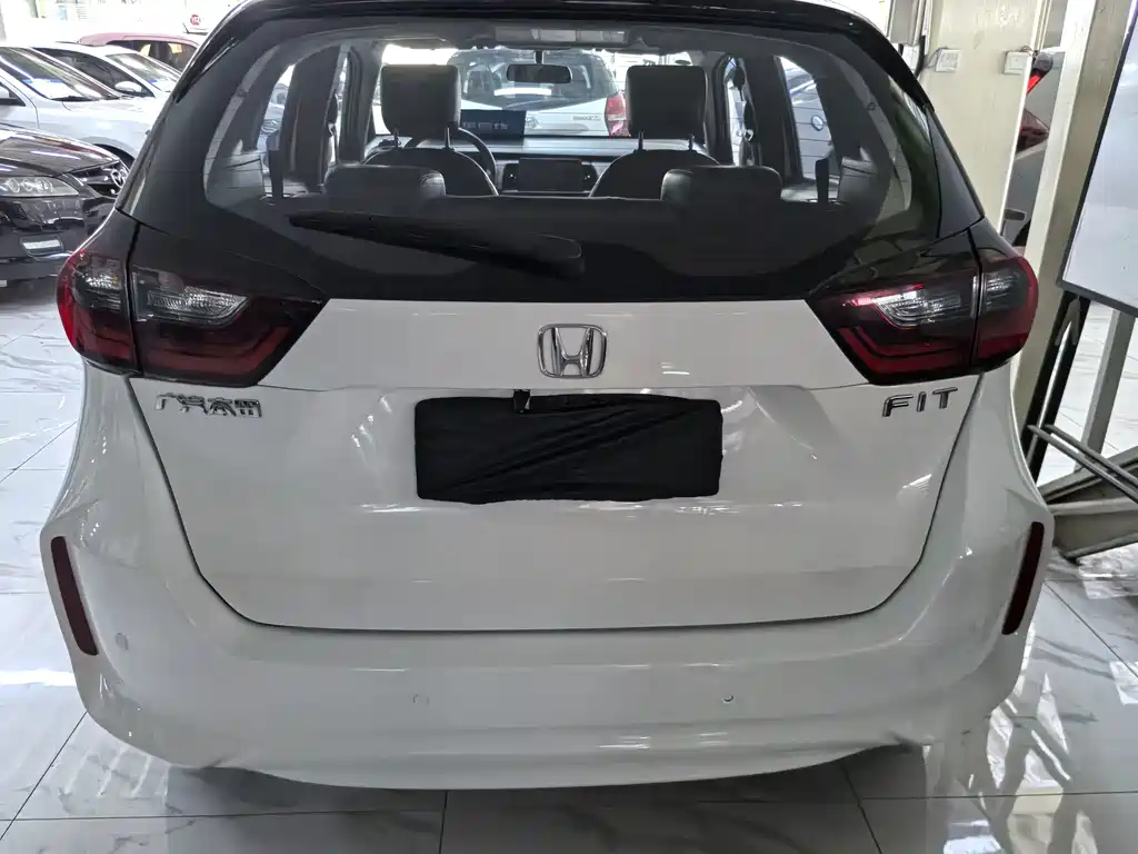 Honda Fit — миниатюра 6