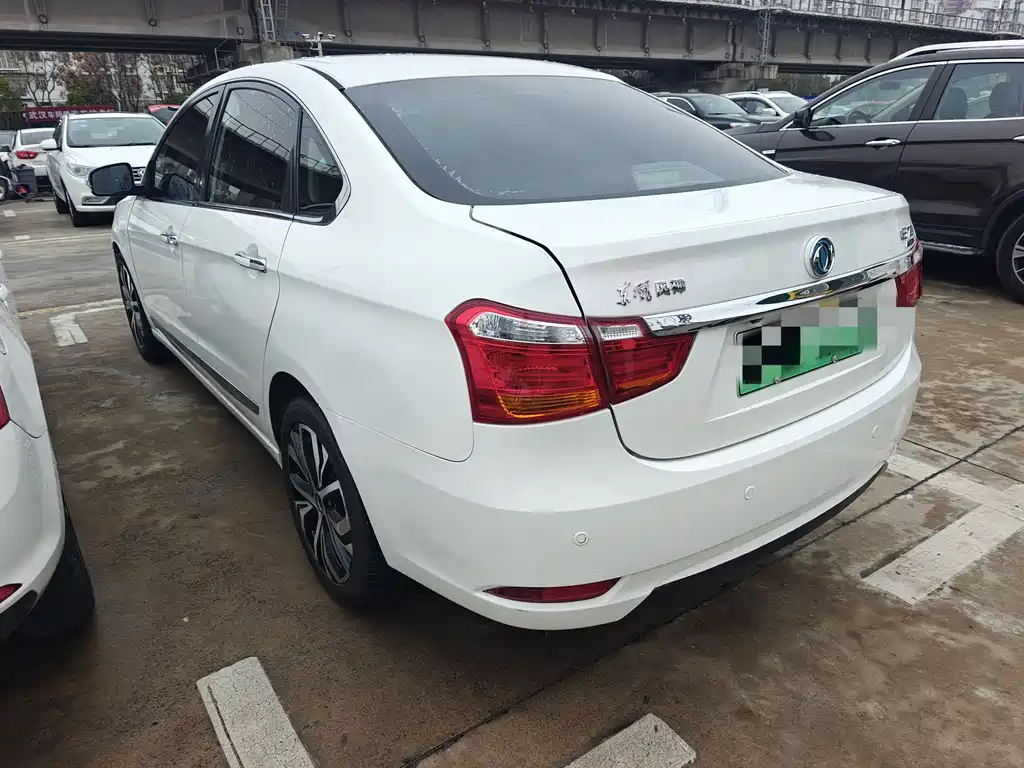 DONGFENG E70