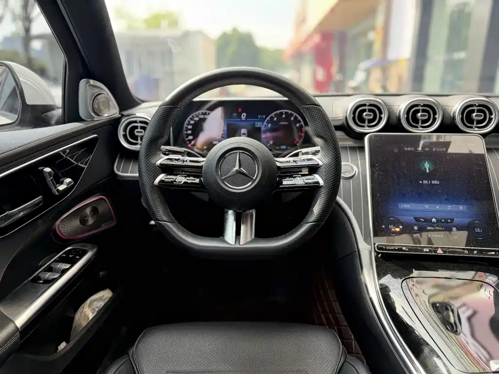 Mercedes-Benz C-Class — миниатюра 7