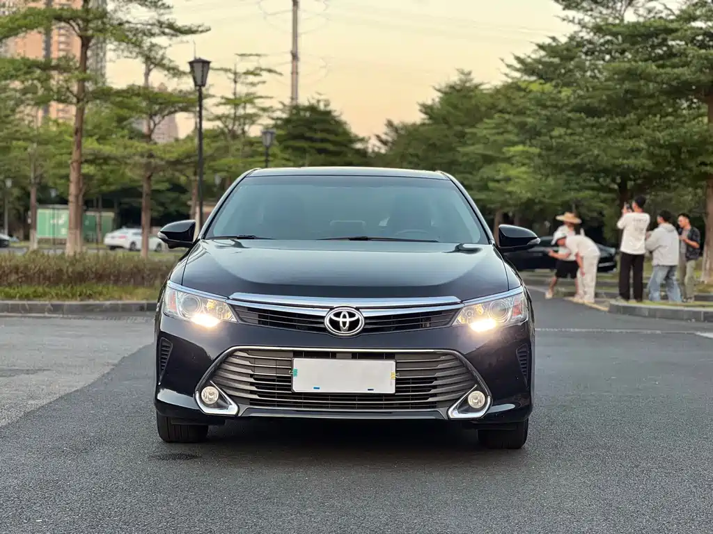 Toyota Camry — миниатюра 2