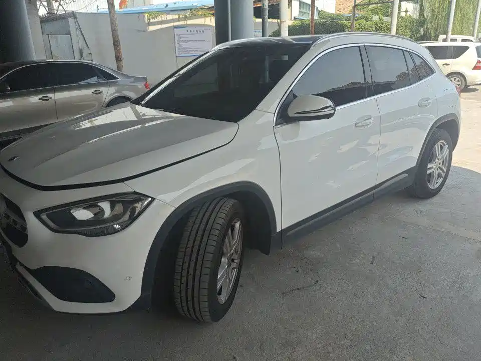 Mercedes-Benz GLA 2021