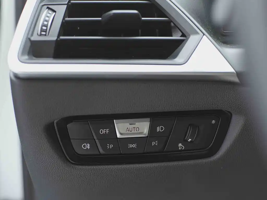 BMW 3 Series — миниатюра 13