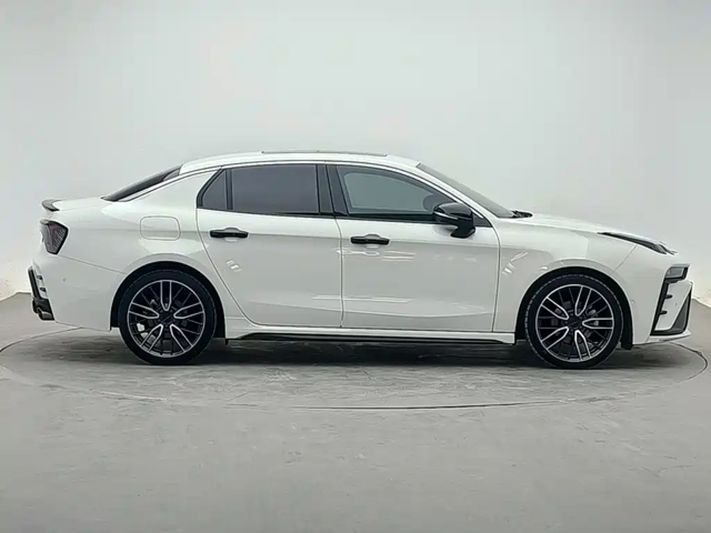 Lynk & Co 03 — миниатюра 3