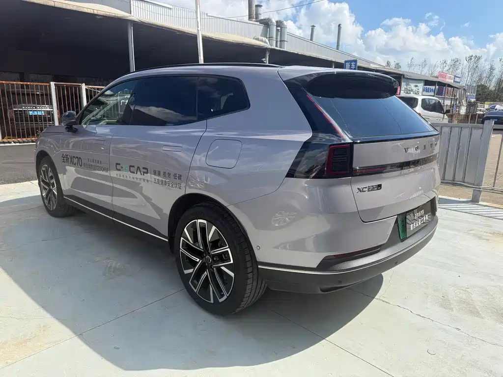 Volvo XC70 PHEV — миниатюра 11