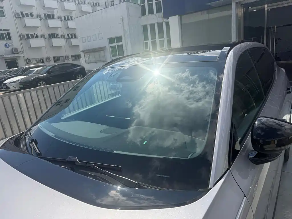 Volvo XC70 PHEV — миниатюра 8