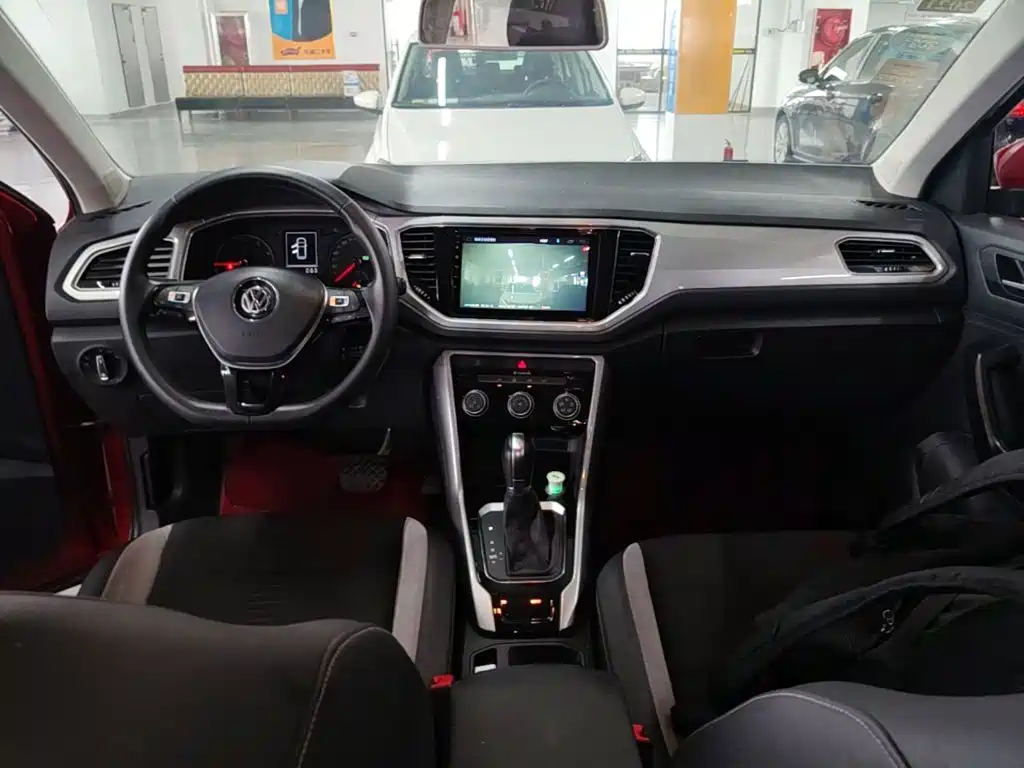 Volkswagen T-Roc — миниатюра 10