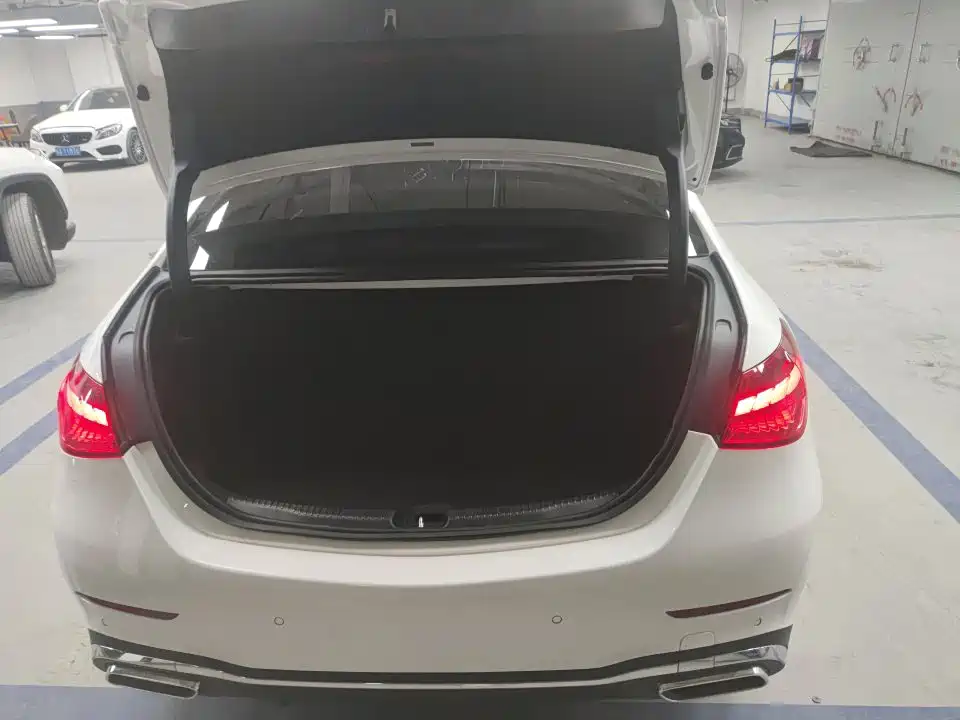 Mercedes-Benz C-Class — миниатюра 8