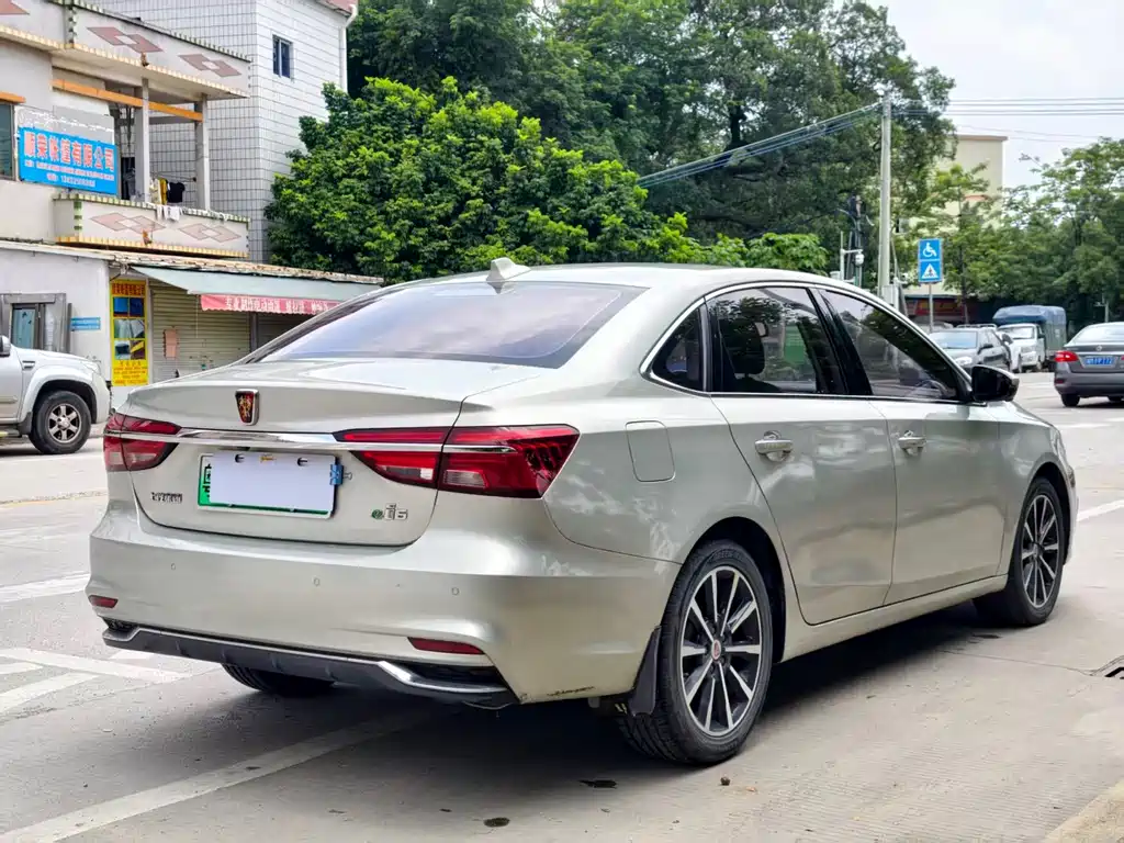 Roewe i6 New Energy - фото 5