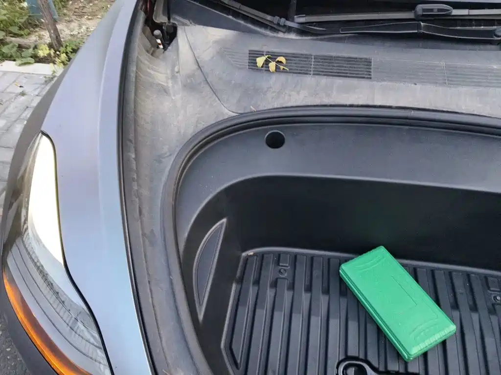 Tesla Model 3 — миниатюра 20