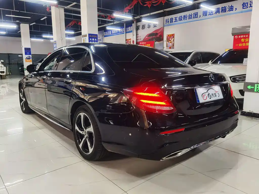 Mercedes-Benz E-Class — миниатюра 5