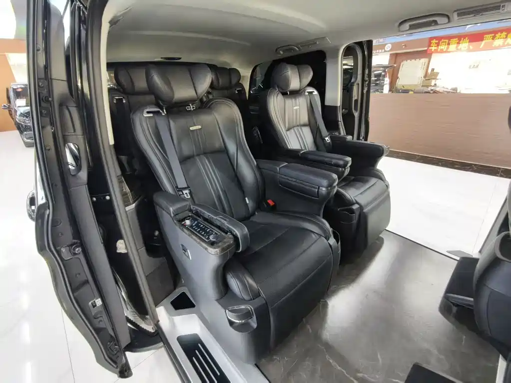 Mercedes-Benz V-Class — миниатюра 12