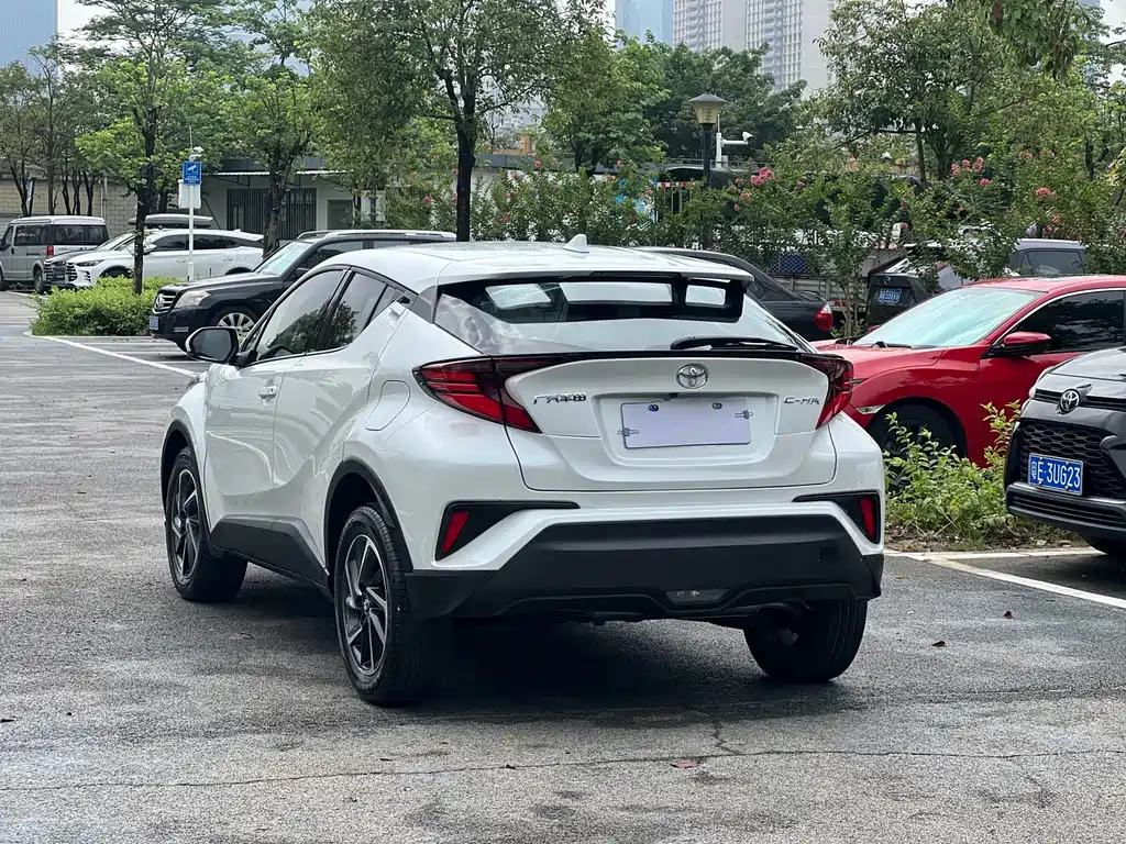Toyota C-HR 2023 2.0L Luxury