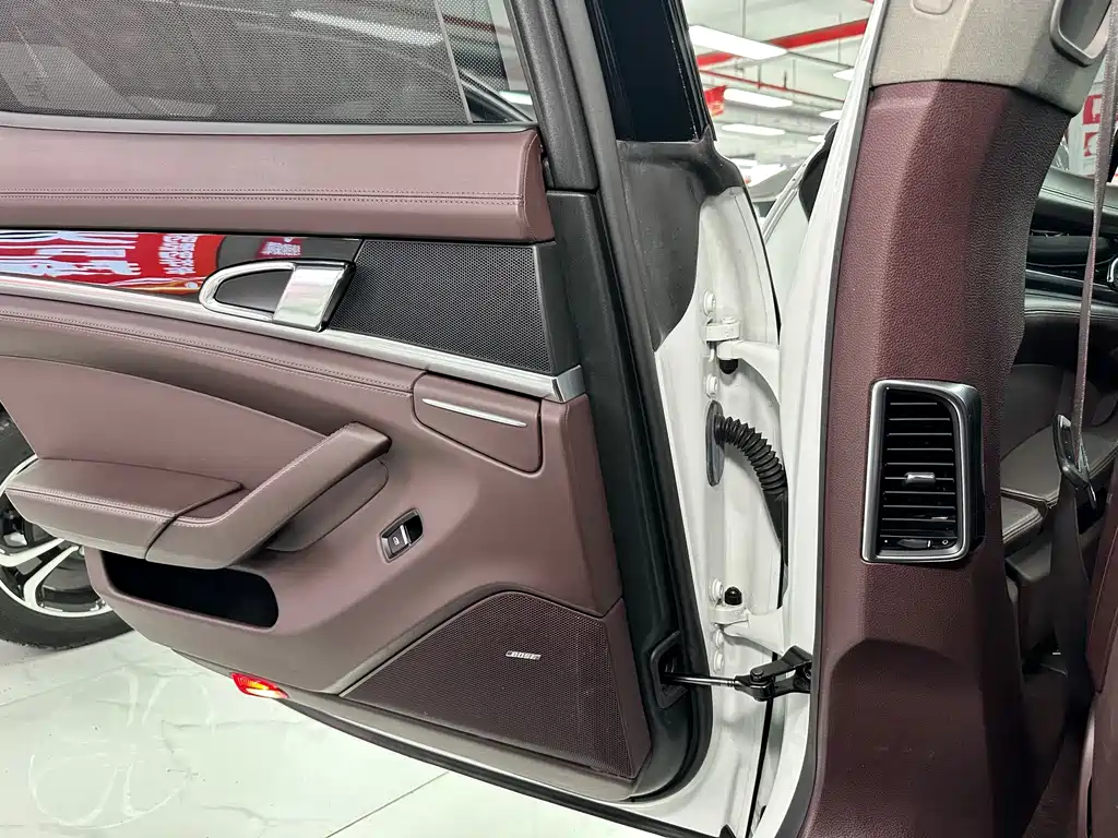 Porsche Panamera — миниатюра 36