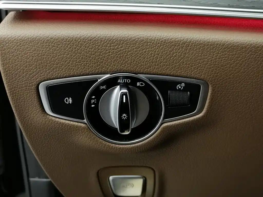 Mercedes-Benz E-Class — миниатюра 21