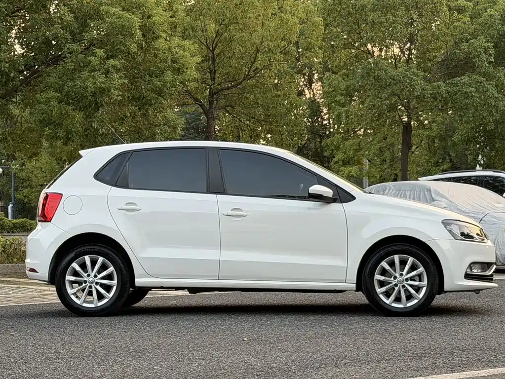 Volkswagen Polo — миниатюра 4