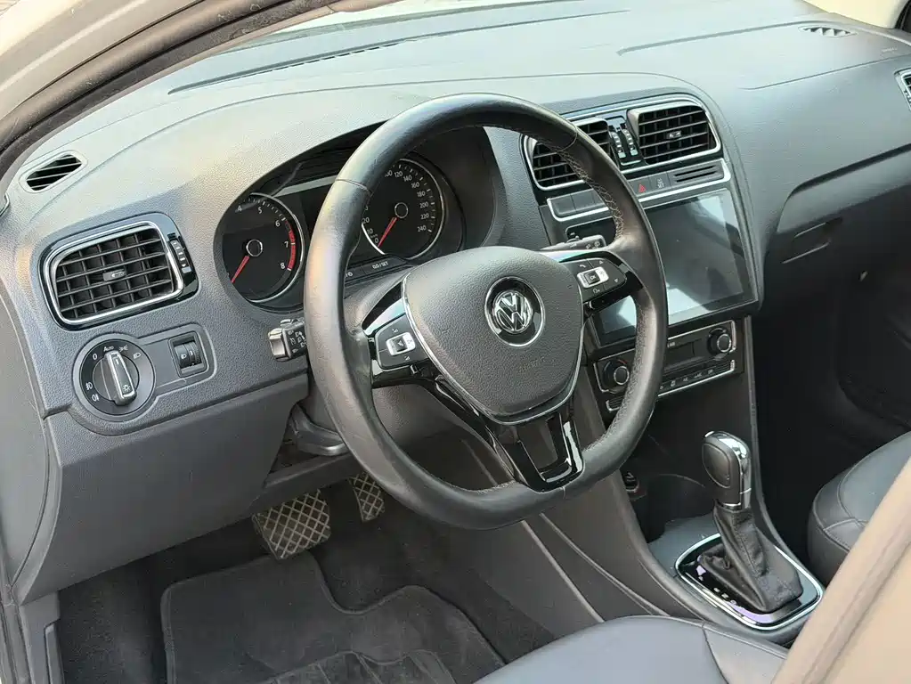Volkswagen Polo — миниатюра 9
