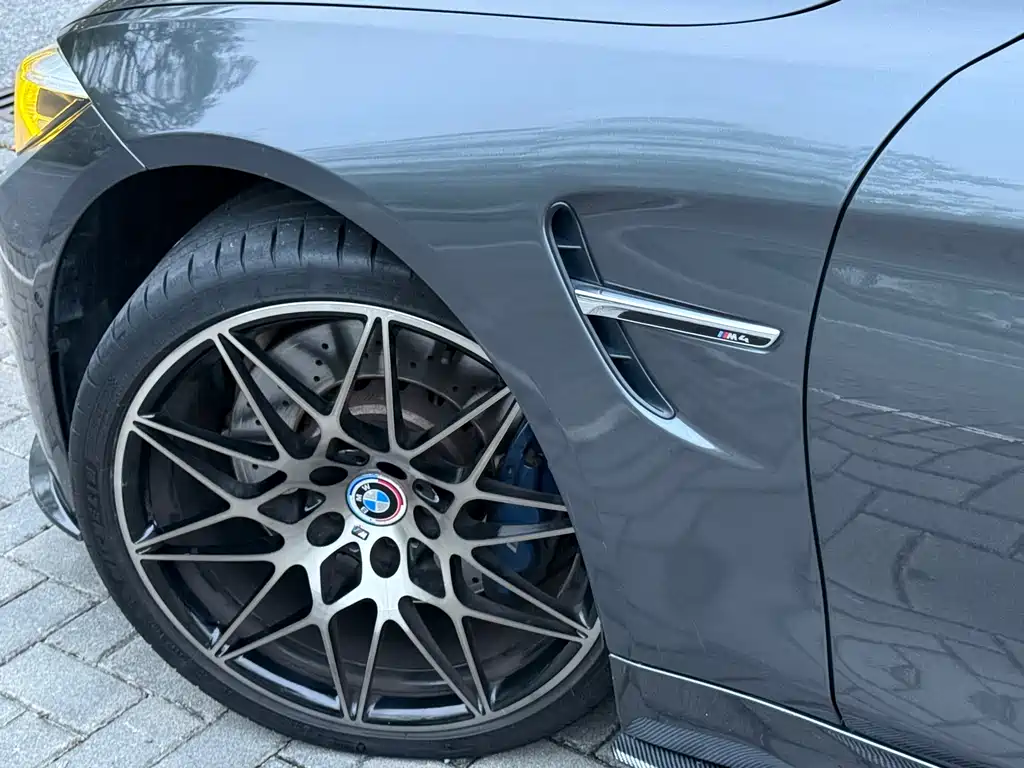 BMW M4 - фото 8