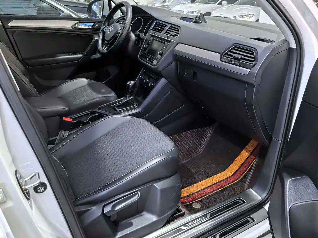 Volkswagen Tiguan L — миниатюра 12