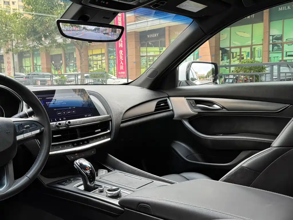 Cadillac CT5 — миниатюра 13