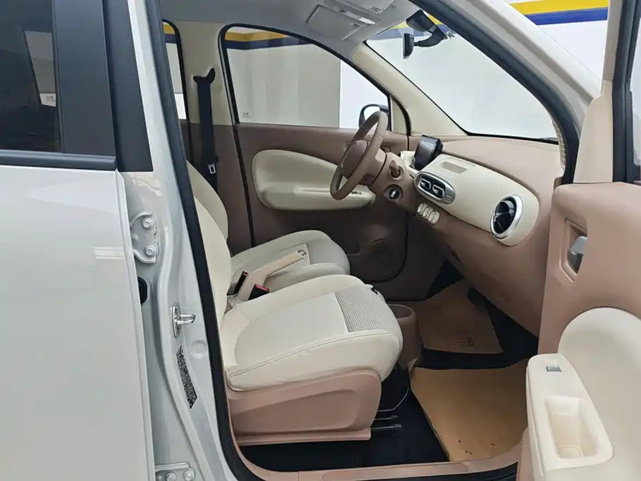 Wuling MINIEV — миниатюра 8