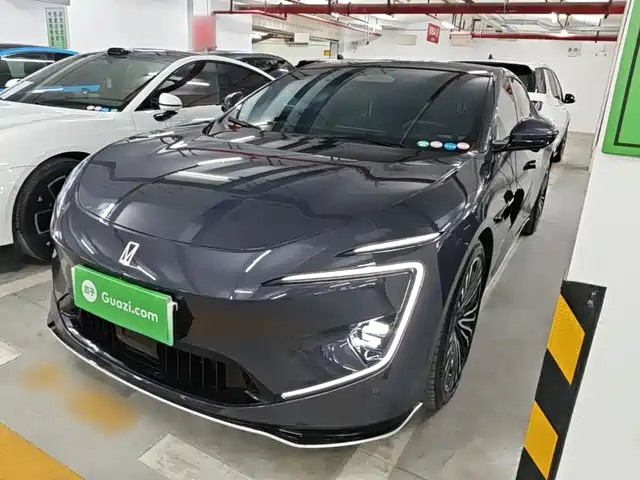 2024 Avatr 12