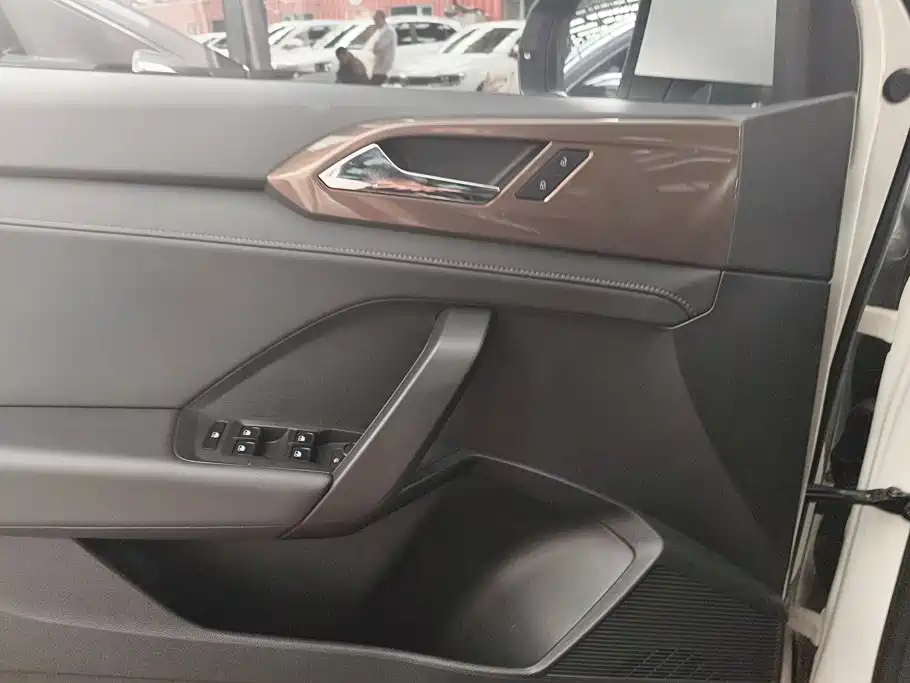 Volkswagen Tharu — миниатюра 7