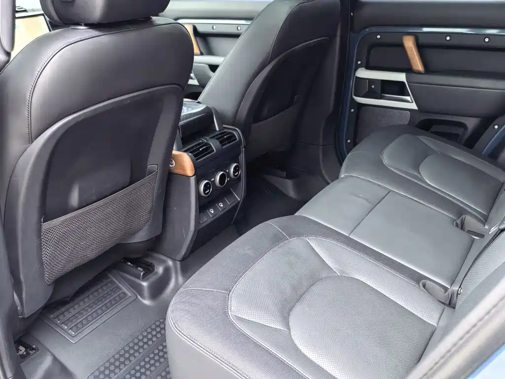 Land Rover Defender 2022 — фото 12