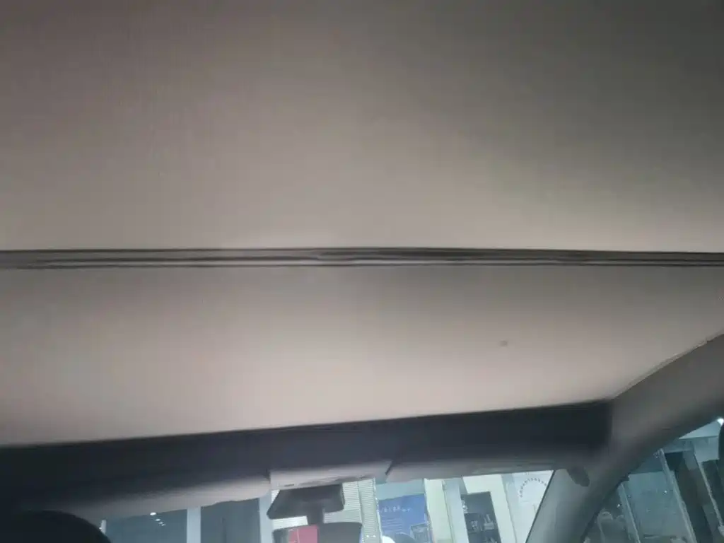 Tesla Model Y — миниатюра 18