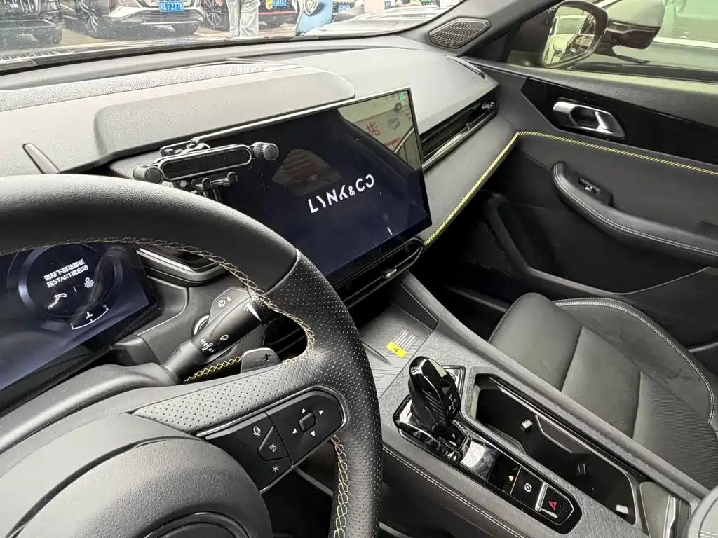 Lynk & Co 03 — миниатюра 7