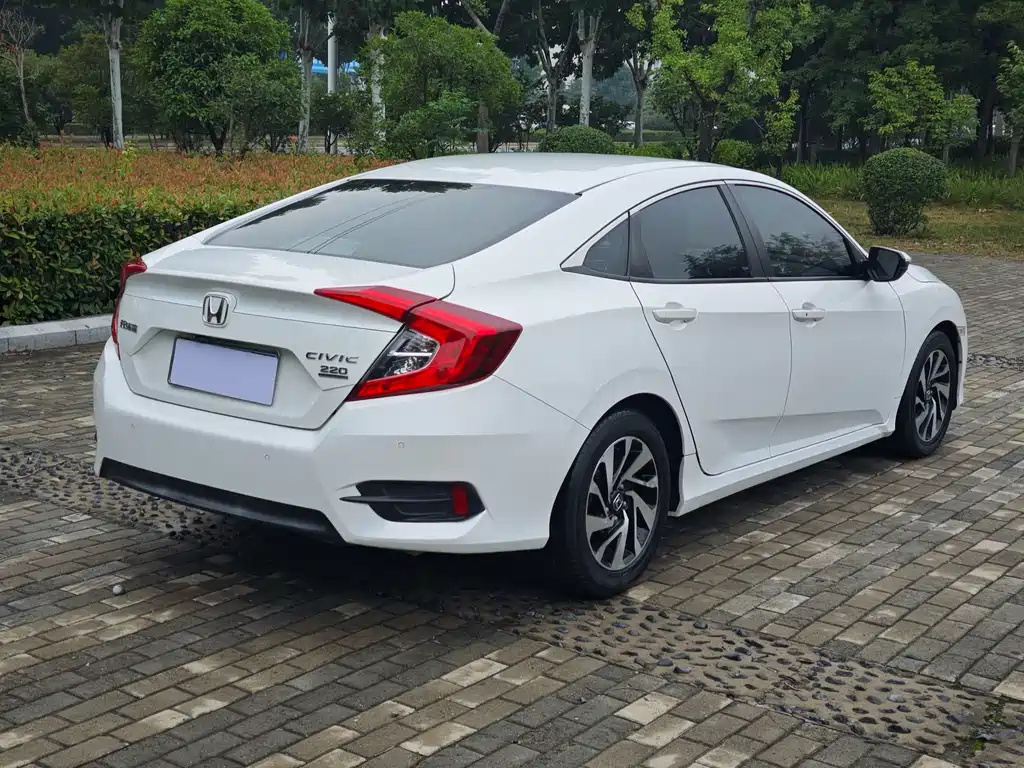 Honda Civic — миниатюра 8