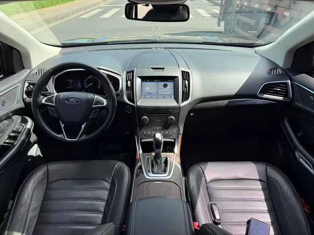 Ford Edge — миниатюра 8