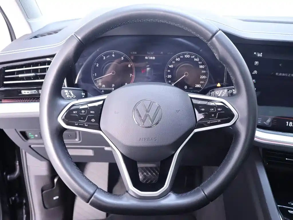 Volkswagen Touareg — миниатюра 16