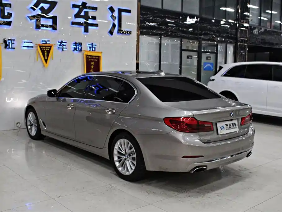 BMW 5 SERIES