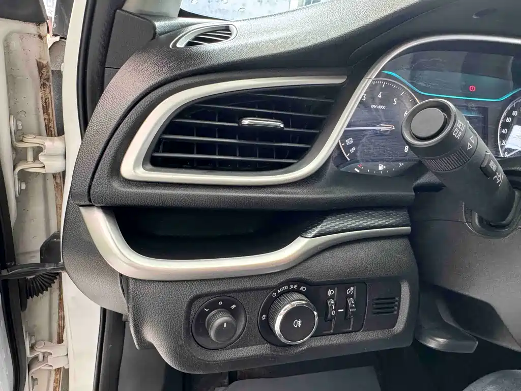 Buick Excelle — миниатюра 22
