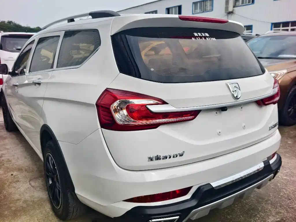Baojun 310W — миниатюра 3