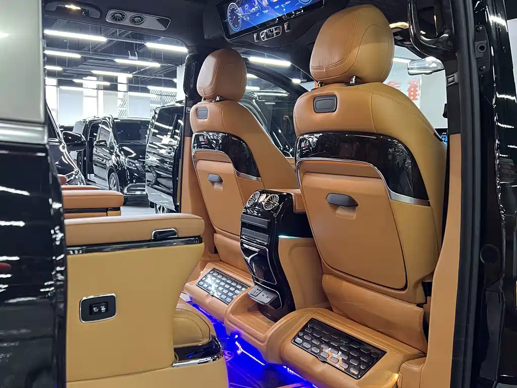 Mercedes-Benz V-Class — миниатюра 22