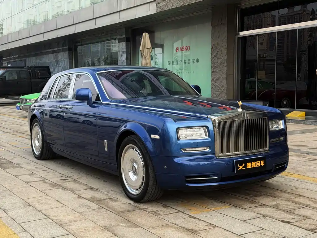 ROLLS-ROYCE PHANTOM