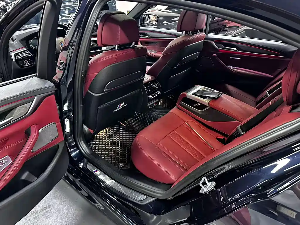 BMW 5 Series — миниатюра 4