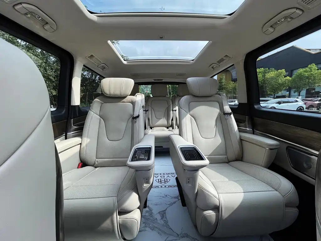 Mercedes-Benz V-Class — миниатюра 15