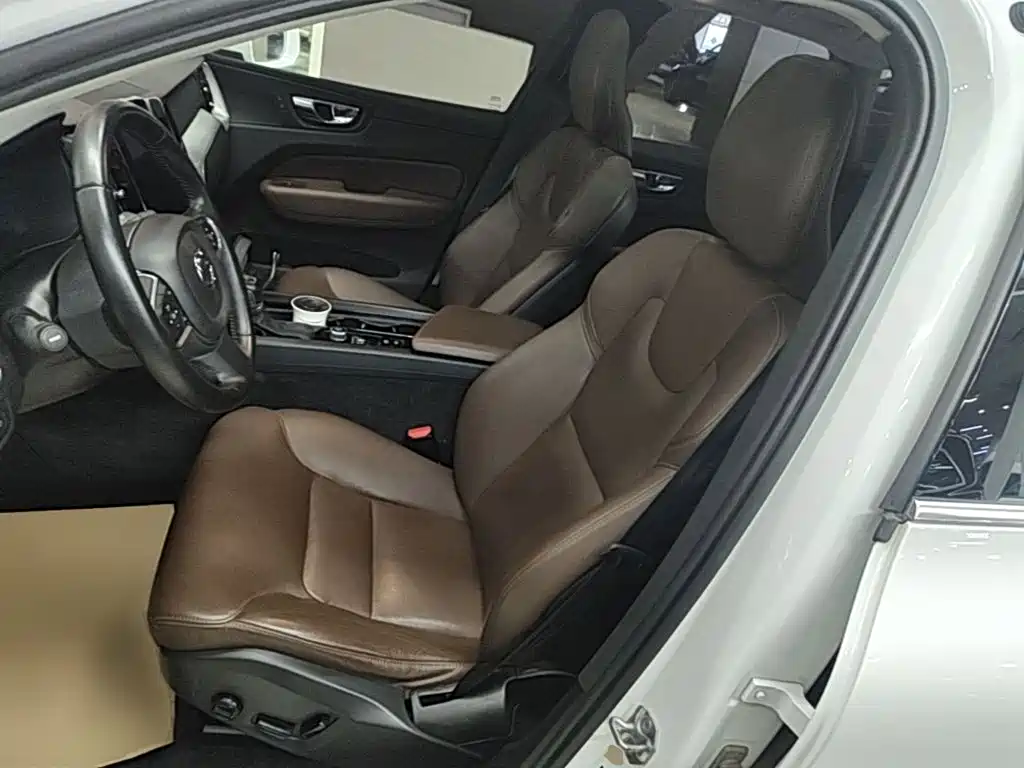 Volvo XC60 — миниатюра 15