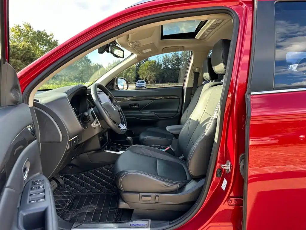Mitsubishi Outlander — миниатюра 9
