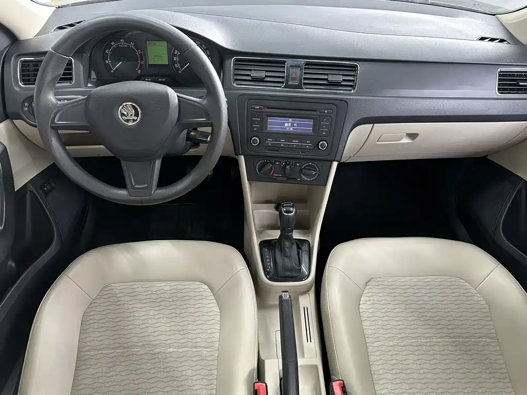 Skoda Rapid — миниатюра 5