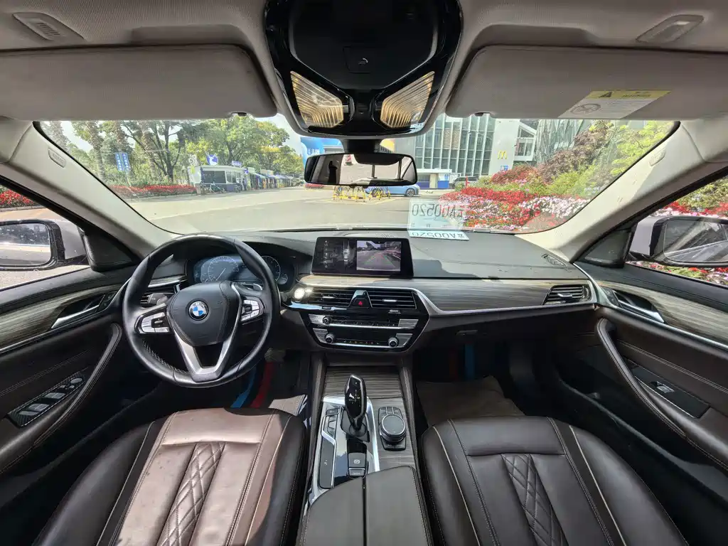 BMW 5 Series — миниатюра 16
