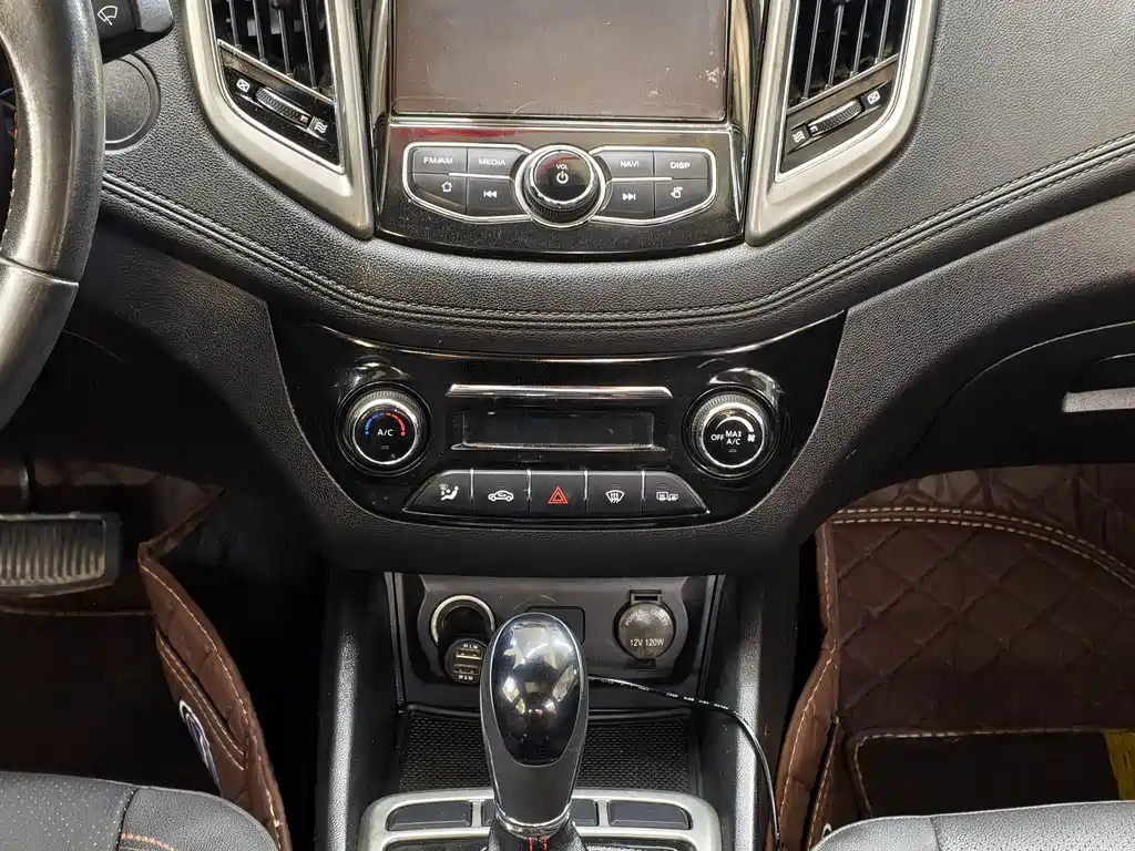 Changan Eado — миниатюра 5
