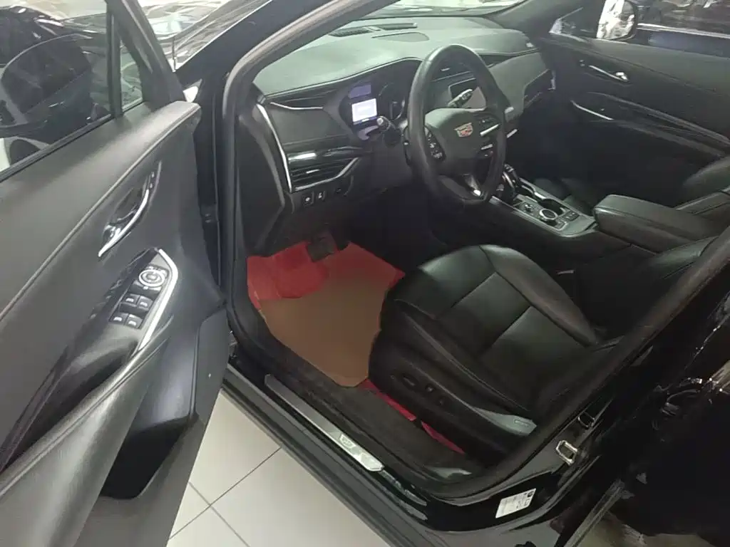 Cadillac XT4 — миниатюра 16