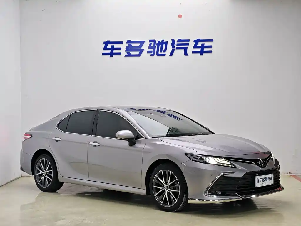 Toyota Camry — миниатюра 3